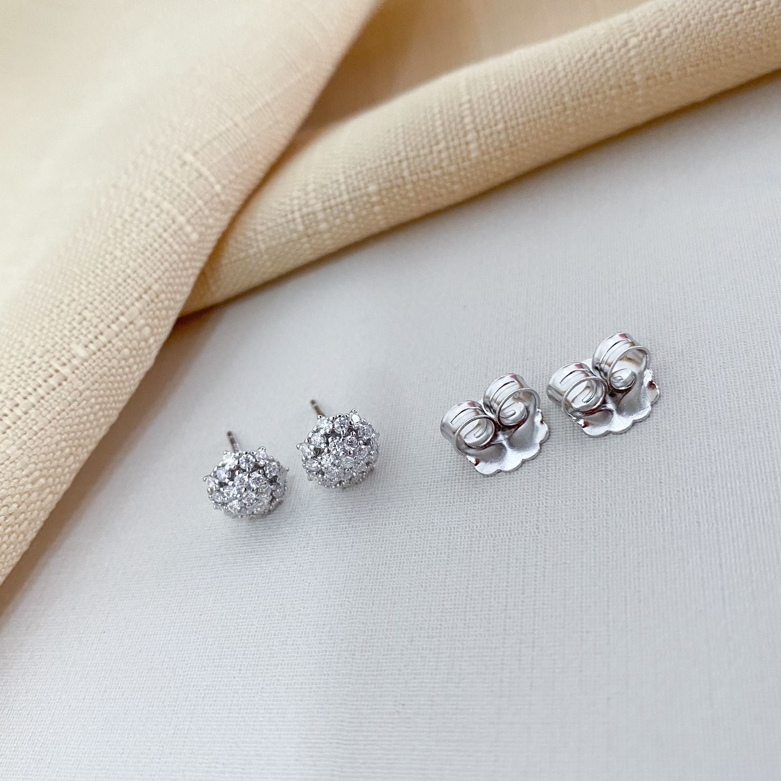 Brinco Prata Flor Mini Chuv 1.3mm Moissanite