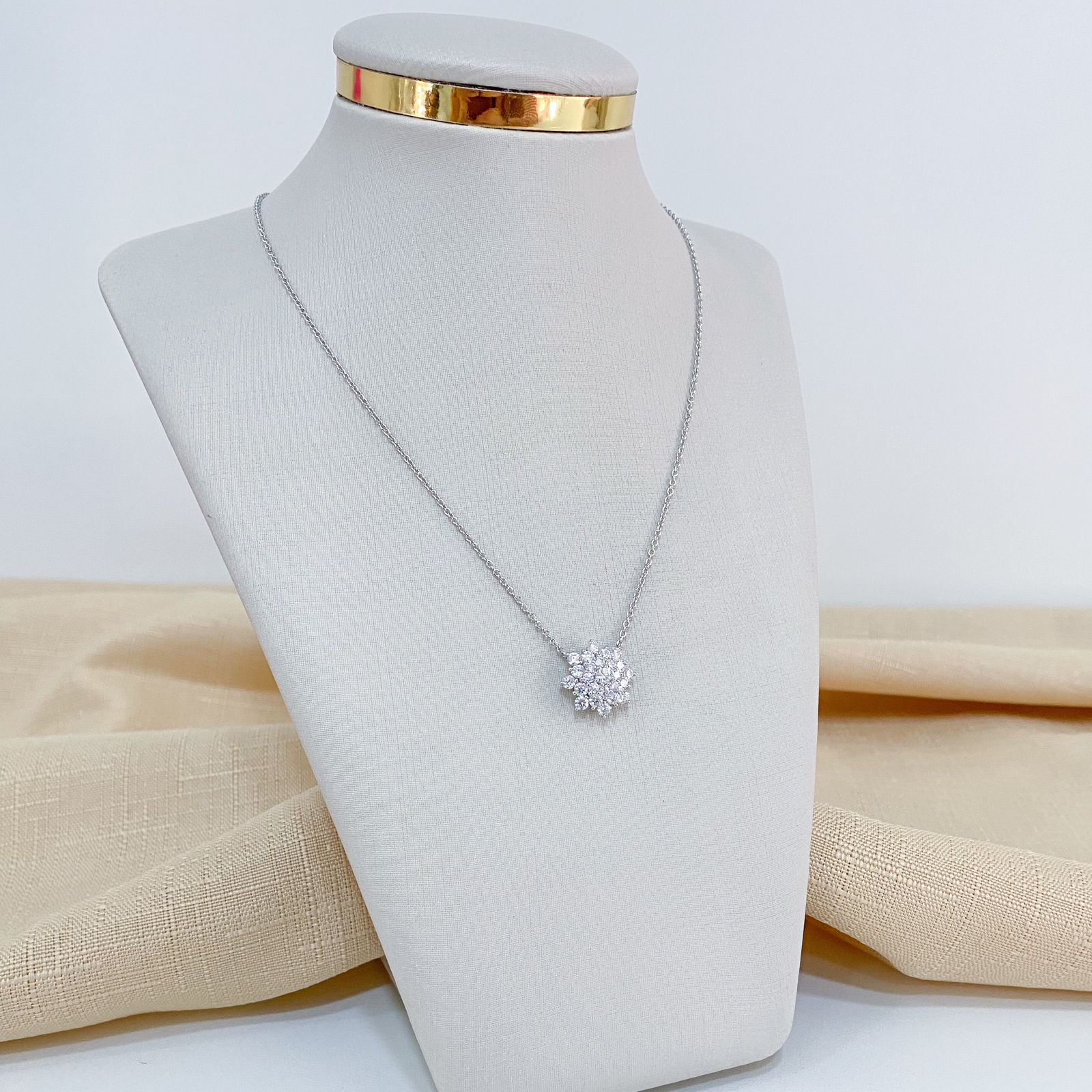 Gargantilha Prata Flor com Pontos Luz 3mm 45cm Moissanite