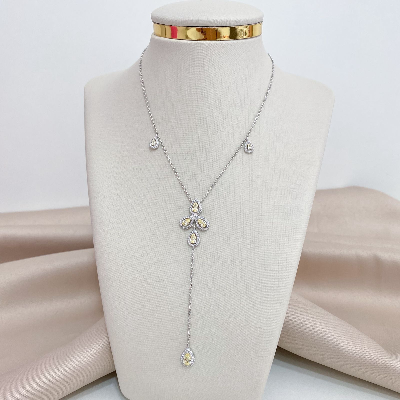 Gargantilha Prata Gota Amarelo Claro Cravejado 6x4mm