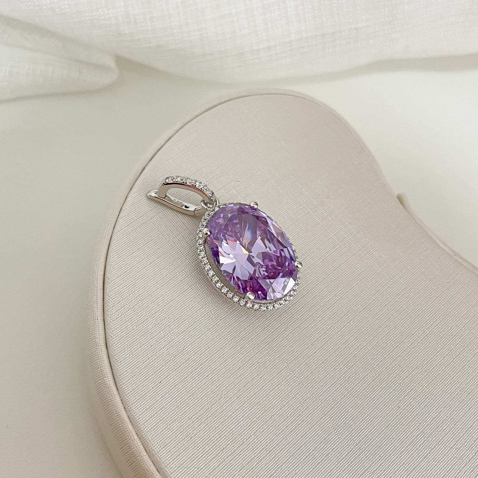 Pingente Prata Pedra Roxa Cravejada 18x12mm
