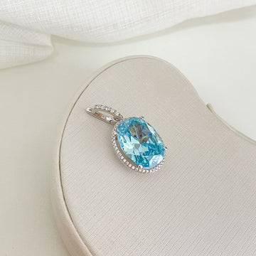 Pingente Prata Pedra Azul Claro Cravejada 18x12mm