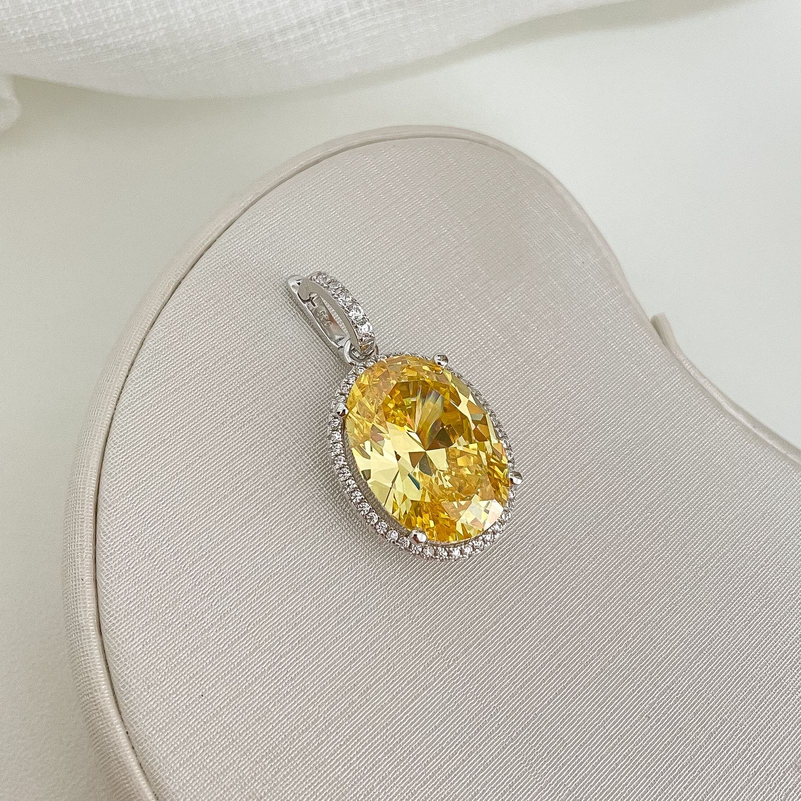 Pingente Prata Pedra Amarelo Cravejada 18x12mm