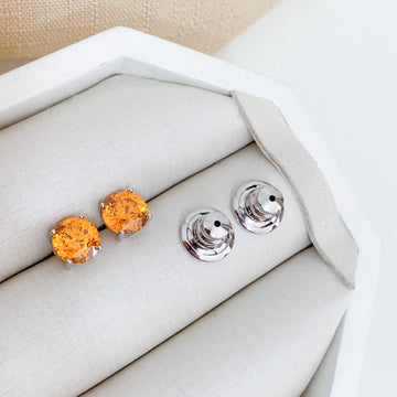 Brinco Prata Ponto de Luz Orange 8mm