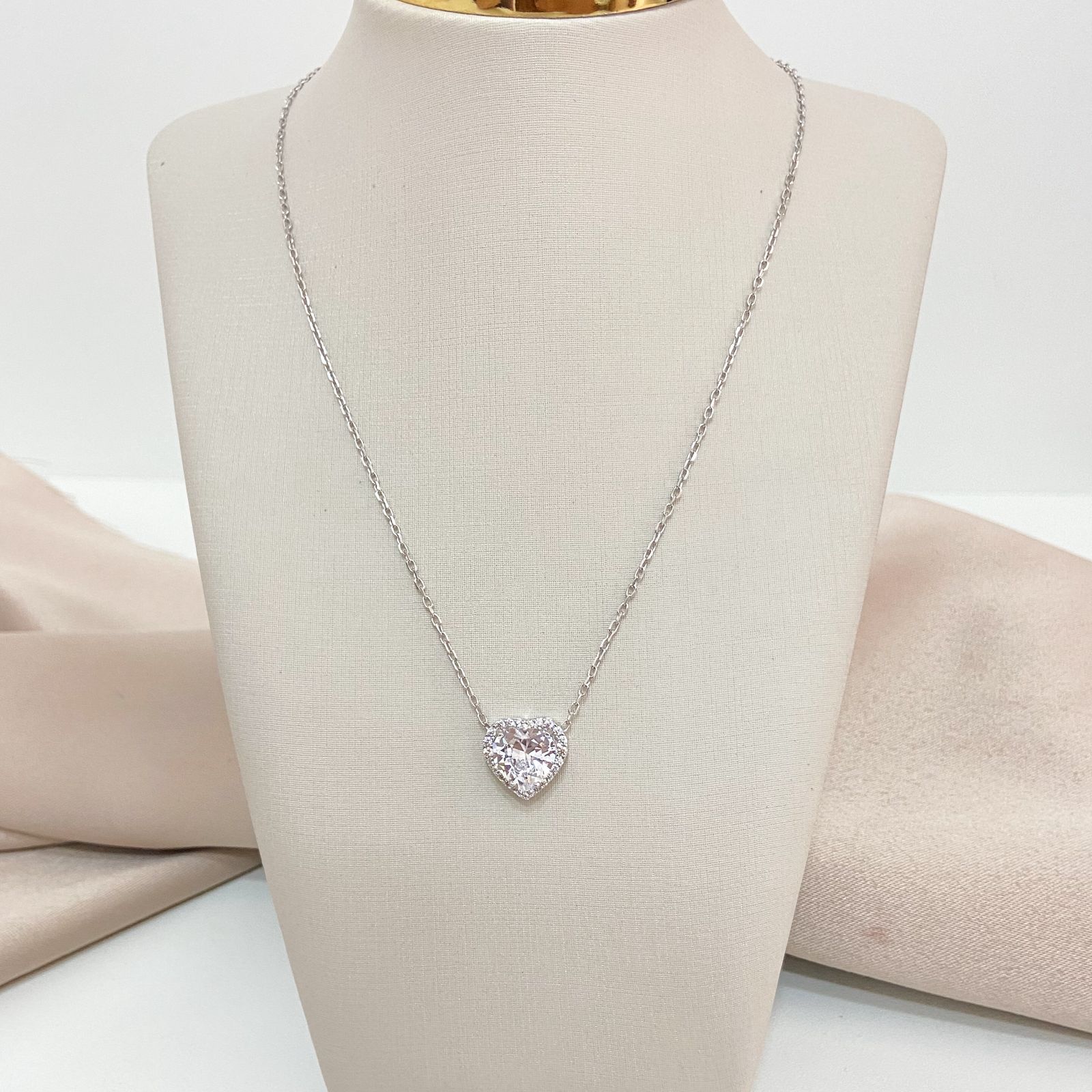 Gargantilha Prata Coração Cristal Cravejado 10mm