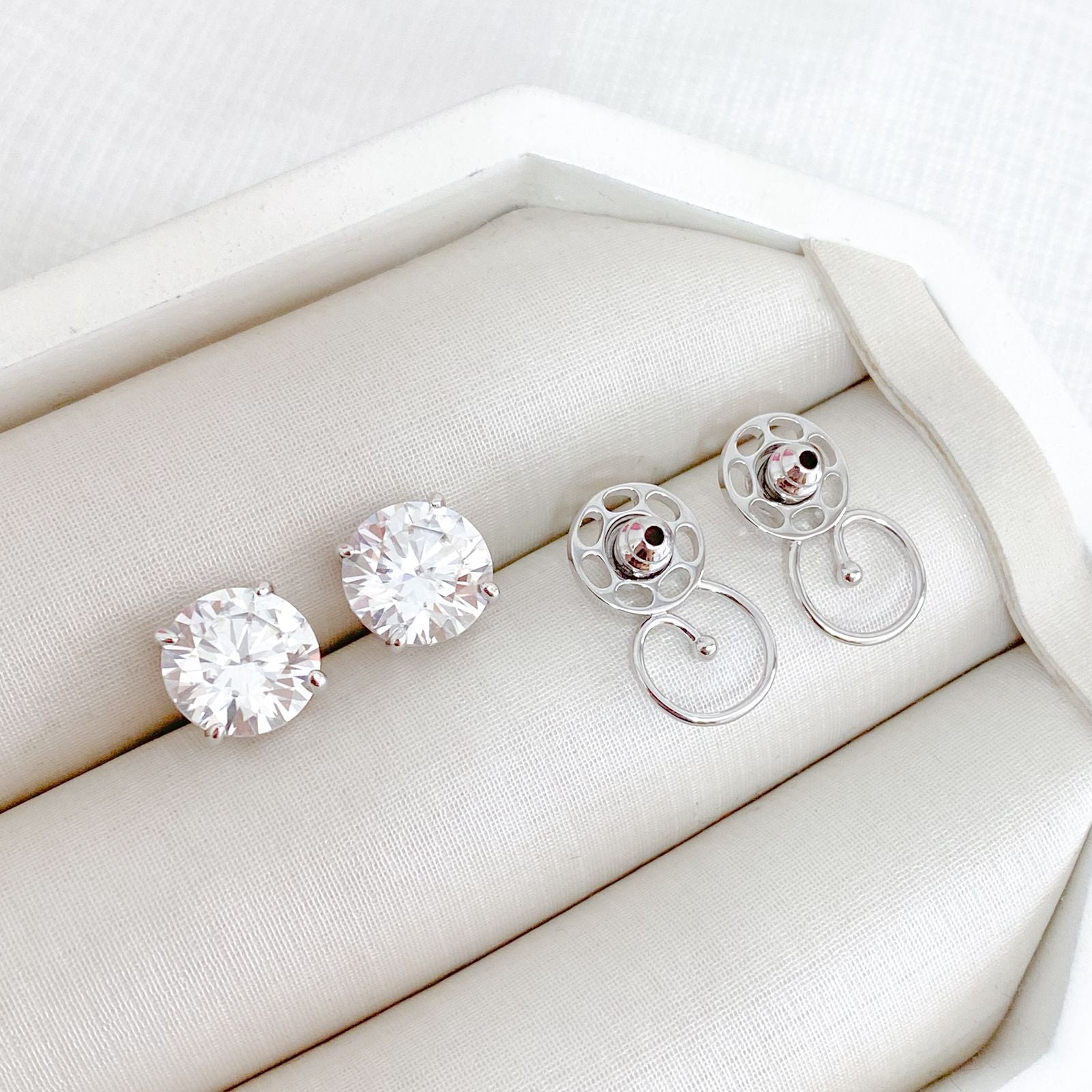 Brinco Prata Ponto de Luz 10mm Moissanite