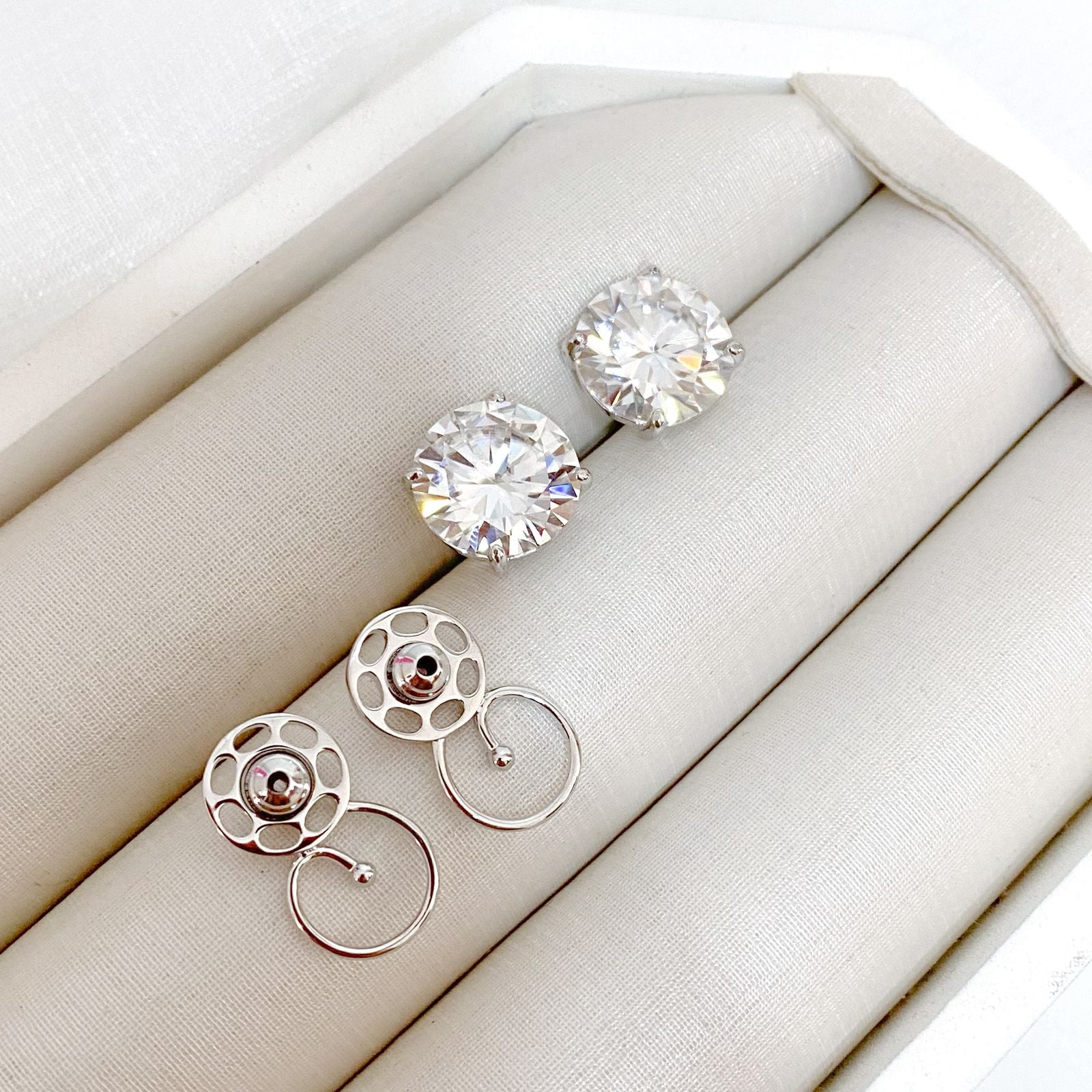 Brinco Prata Ponto de Luz 12mm Moissanite