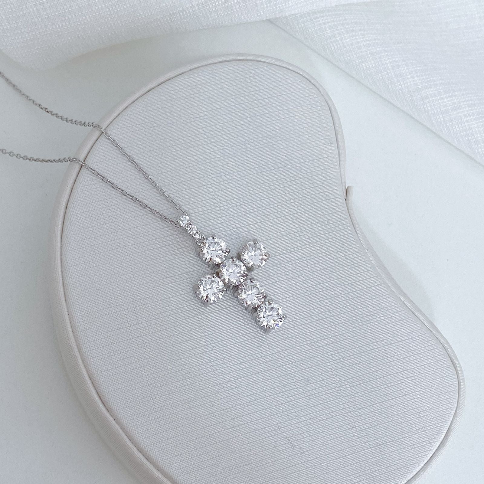 Gargantilha Prata Cruz em Pedras 6mm Moissanite