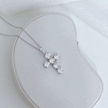 Gargantilha Prata Cruz em Pedras 6mm Moissanite