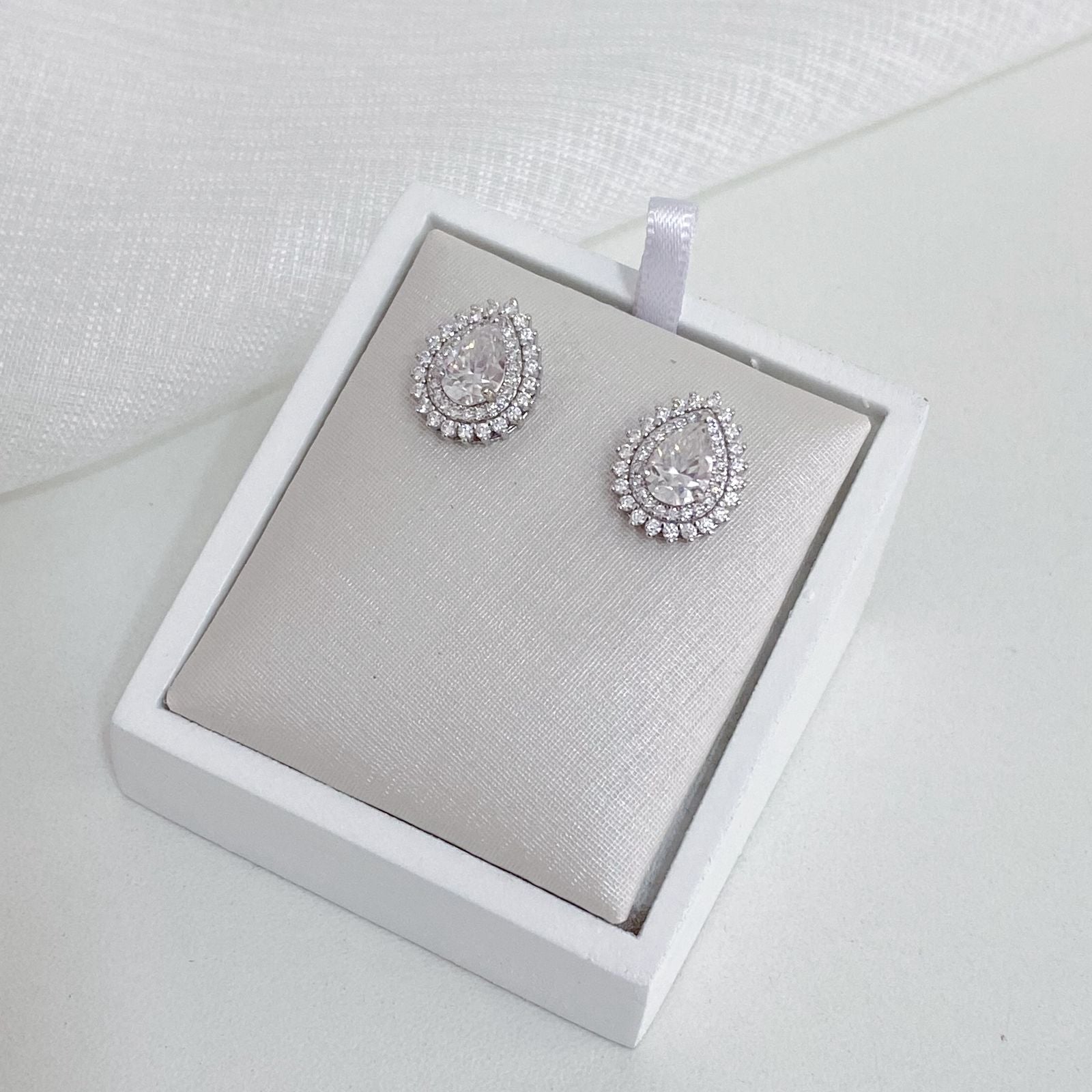 Brinco Prata Gota Cravejada 7x5mm Moissanite