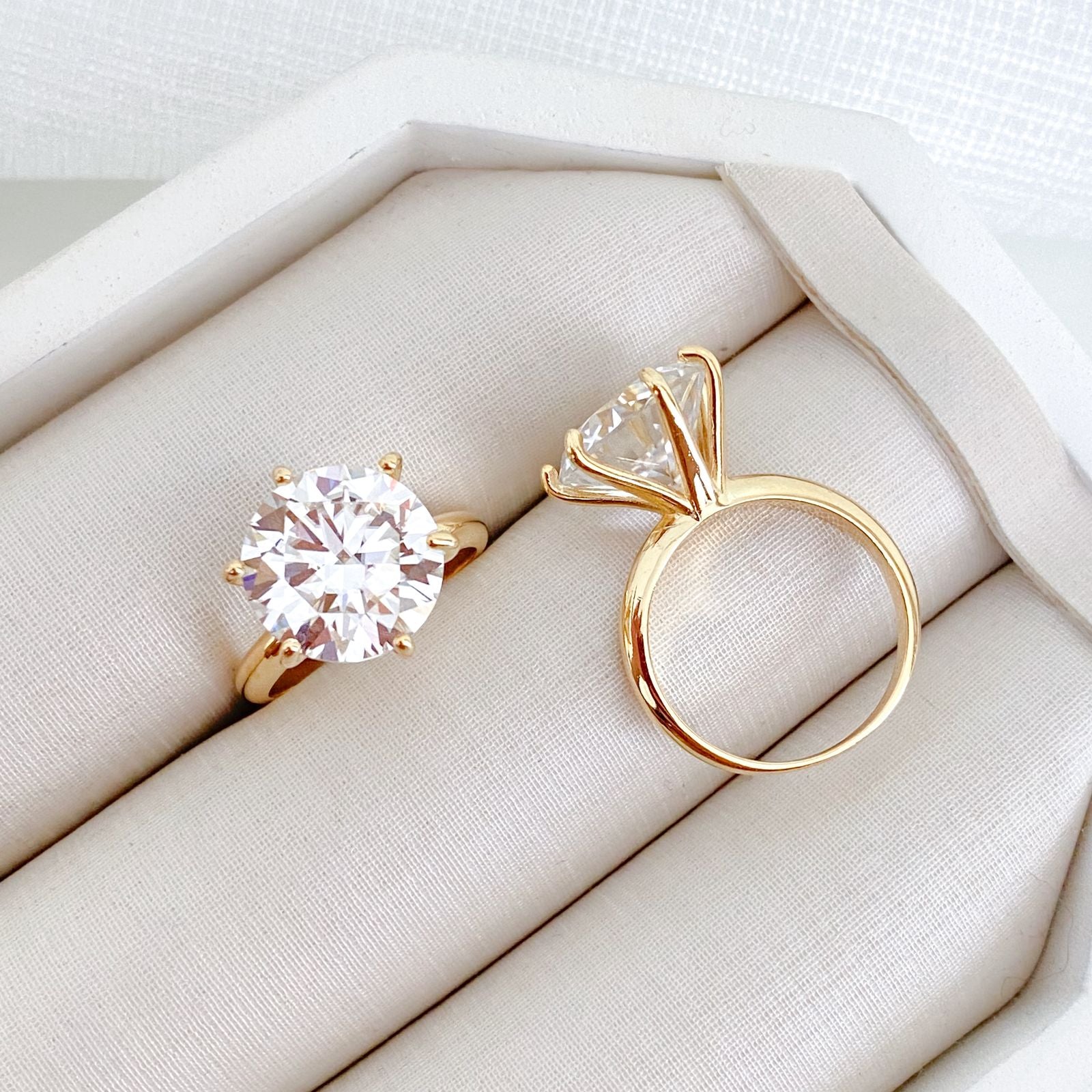 Anel Prata Solitário Dourado 12mm Moissanite