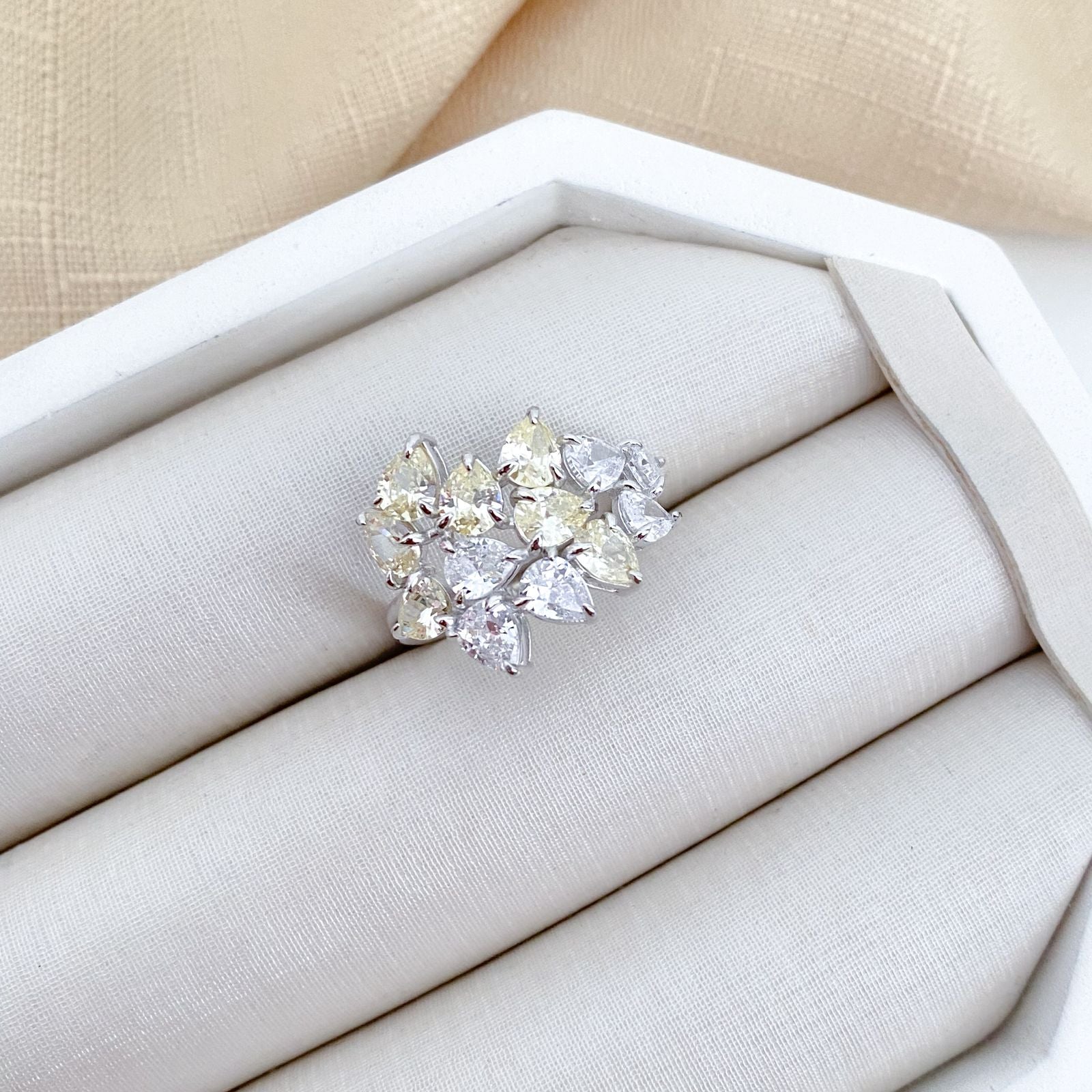 Anel Prata Gota Amarela/Cristal 4mm