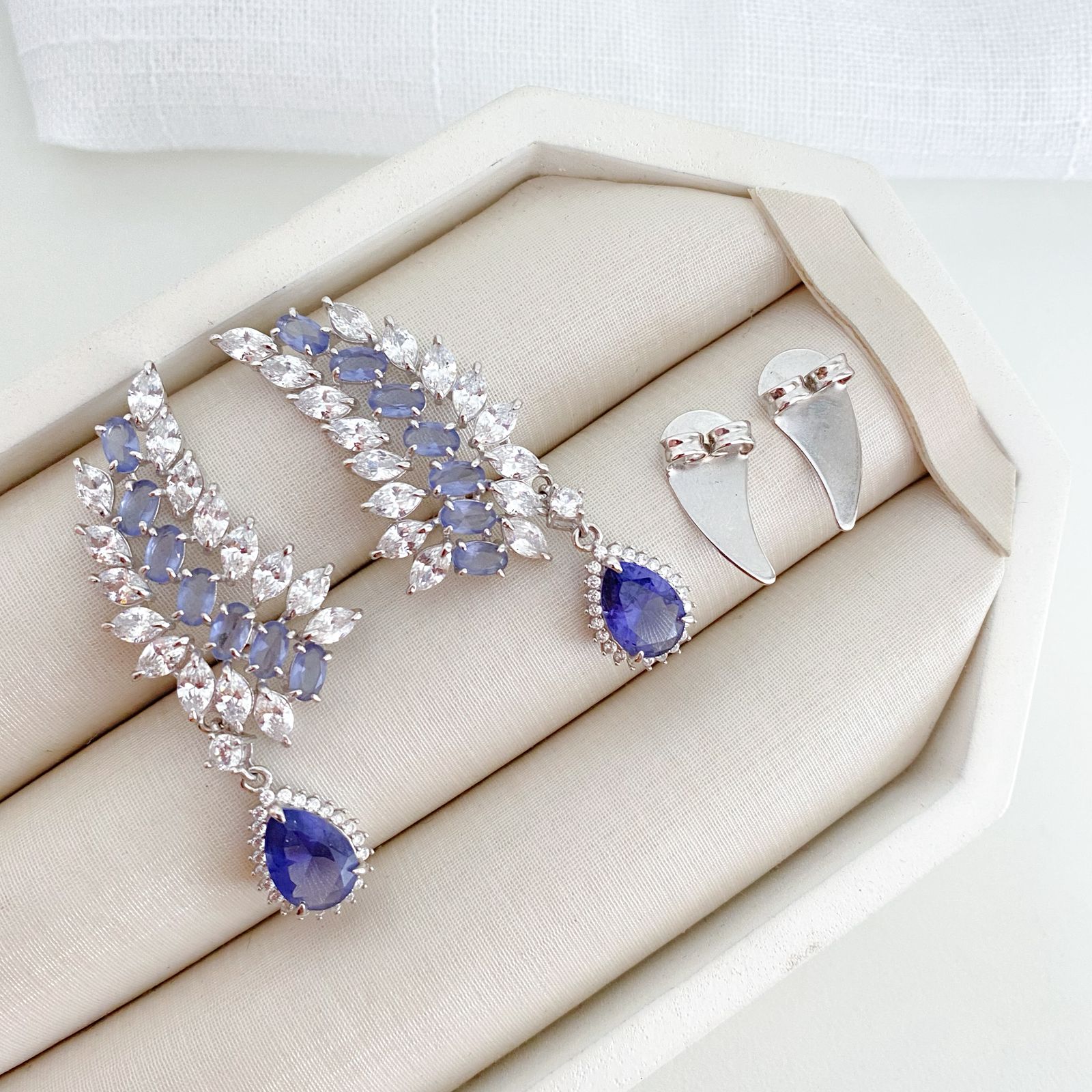 Brinco Prata Earcuff Roxo/Cristal 6x8mm