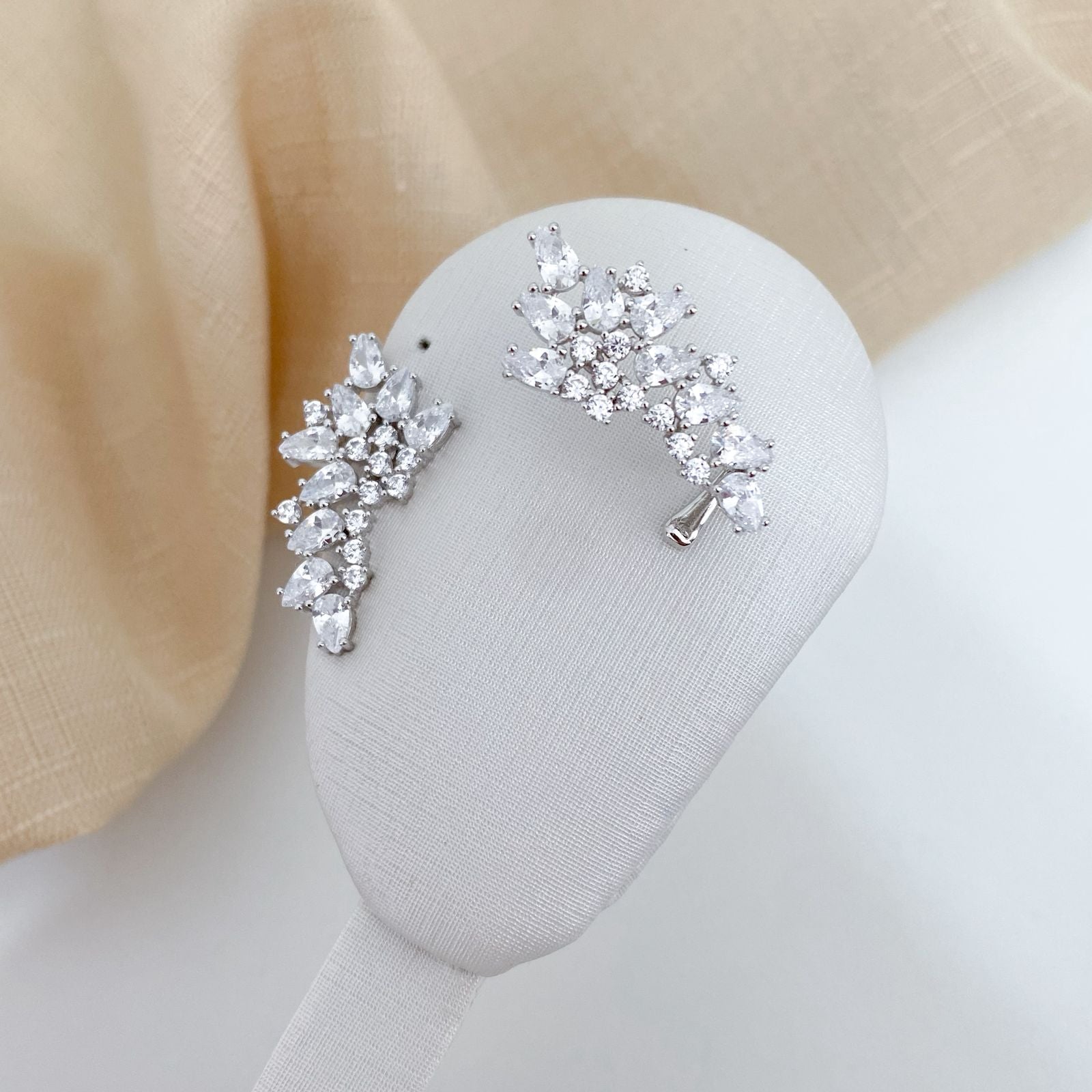 Brinco Prata Earcuff Cristal 3mm