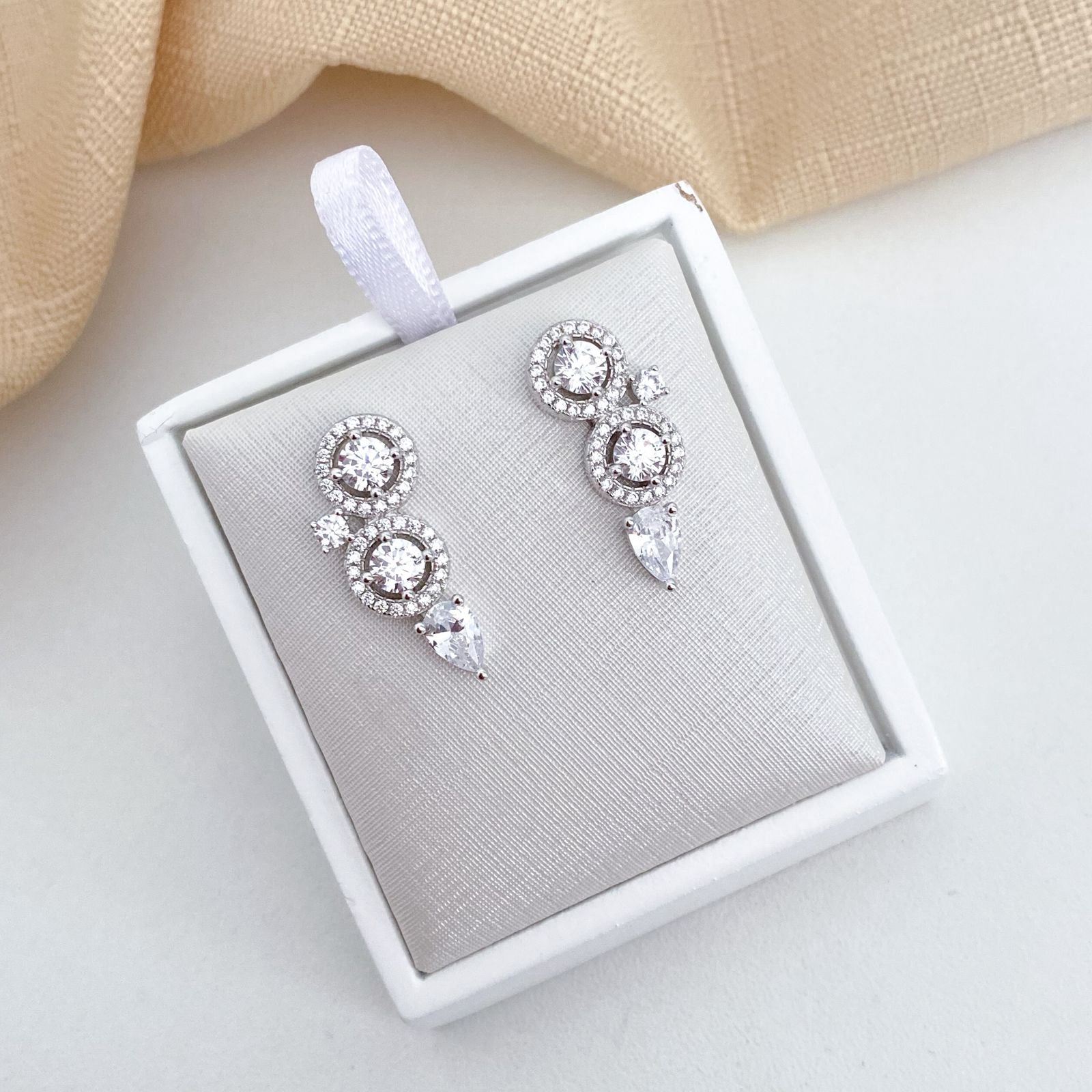 Brinco Prata Earcuff Cristal Cravejado 4mm