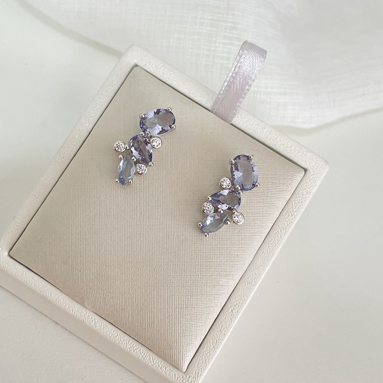 Brinco Prata Earcuff Roxo 7x5mm
