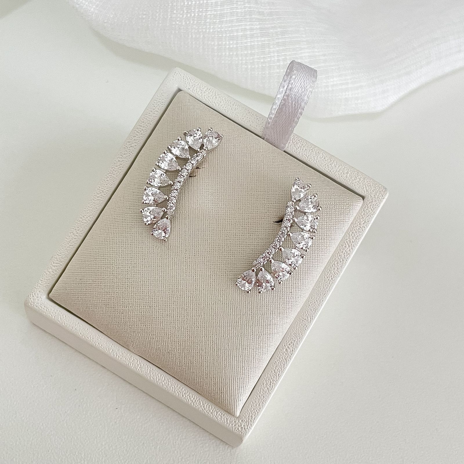 Brinco Prata Earcuff Cristal Cravejado 3mm