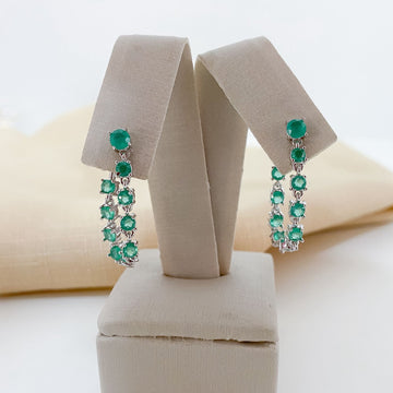 Brinco Prata em Pedras Verde Claro 4/3mm