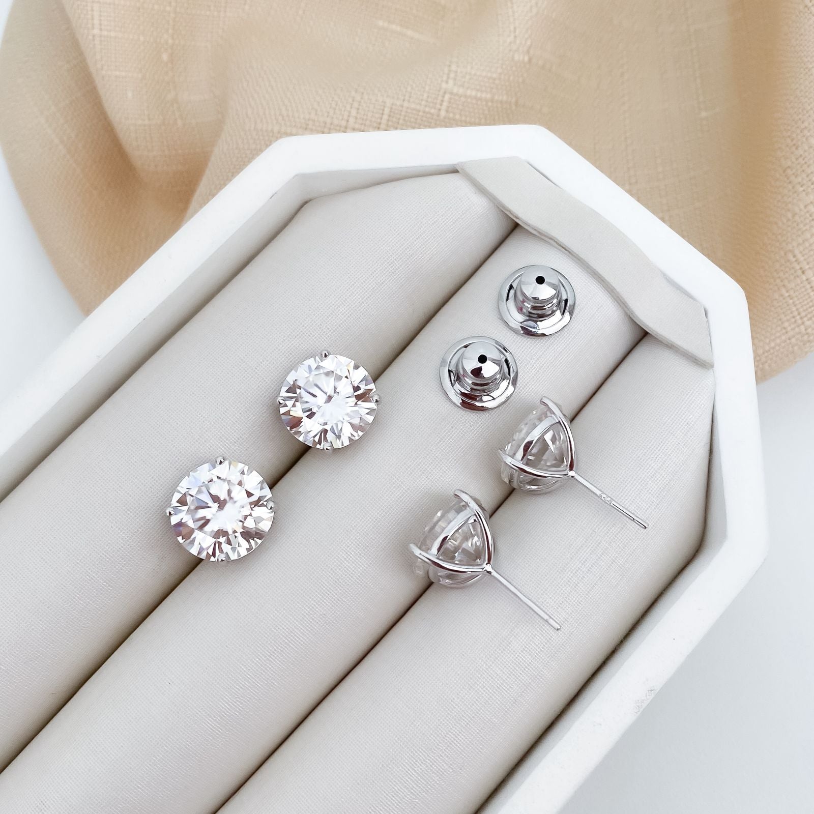 Brinco Prata Ponto Luz 12mm Moissanite