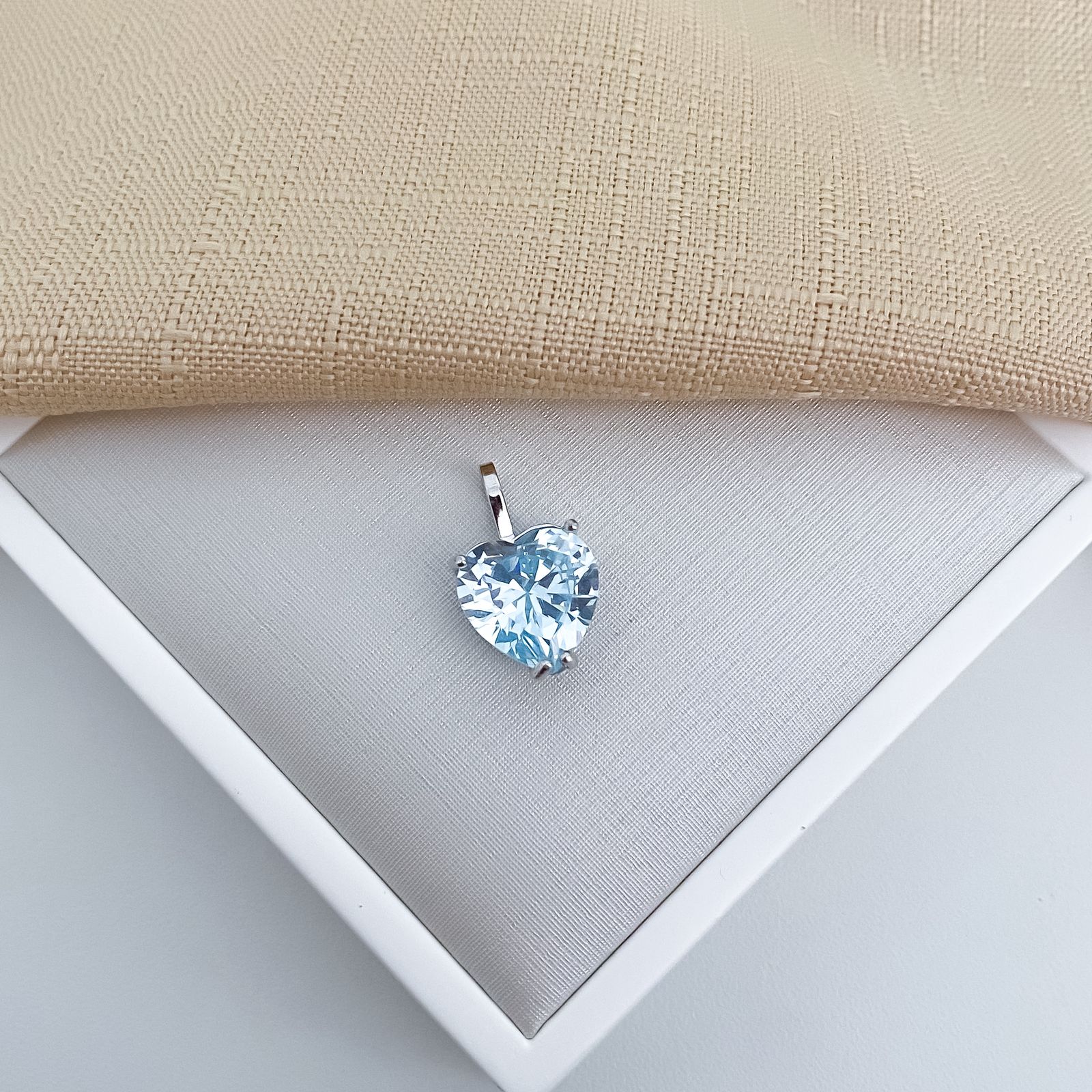 Pingente Prata Coração Azul Claro 12mm