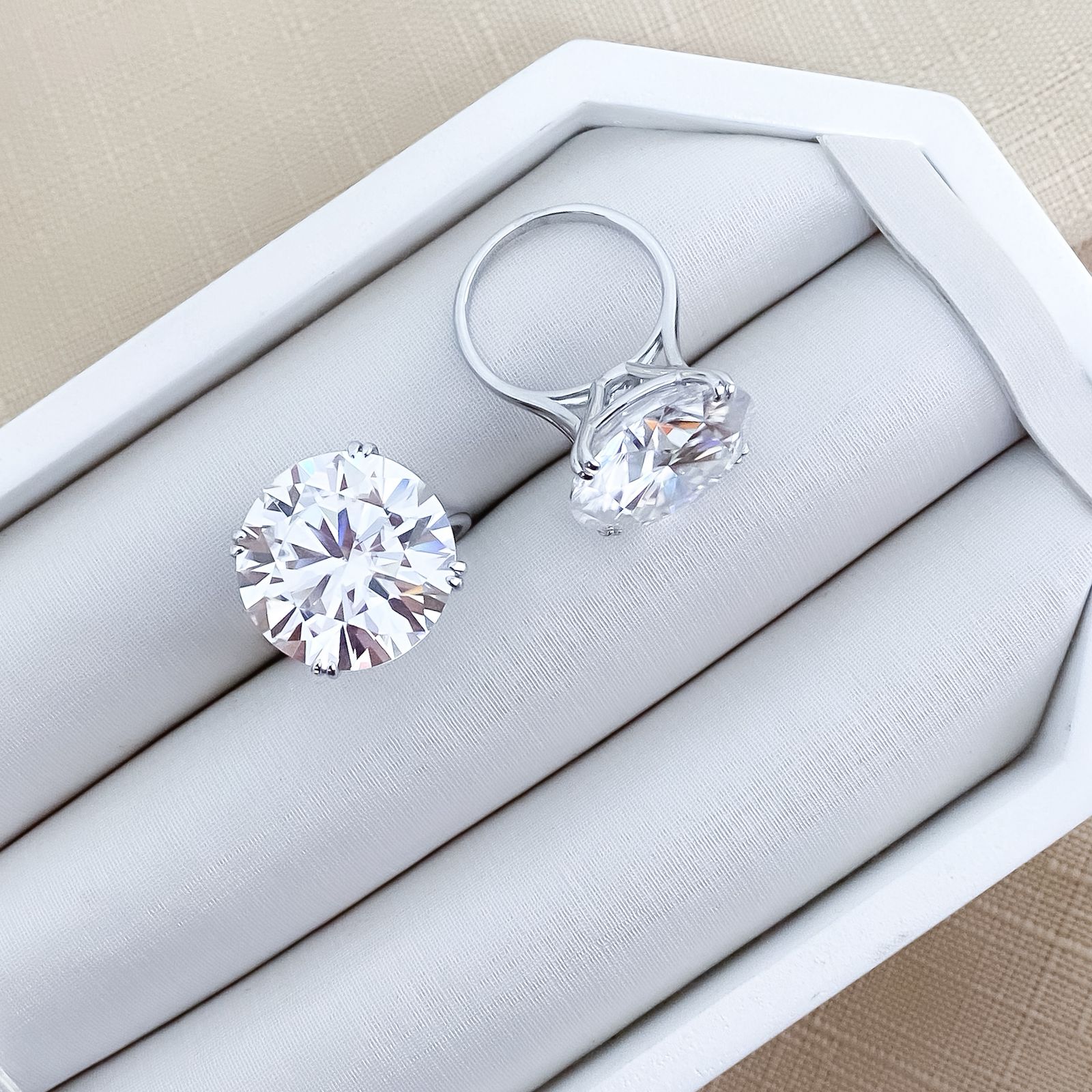 Anel Prata Solitário Moissanite 18mm