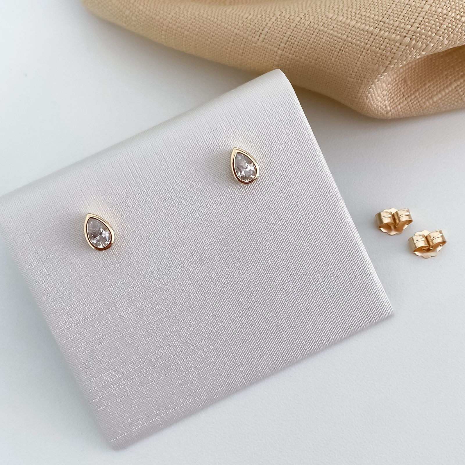 Brinco Prata Gota Cristal D 4x6mm Moissanite
