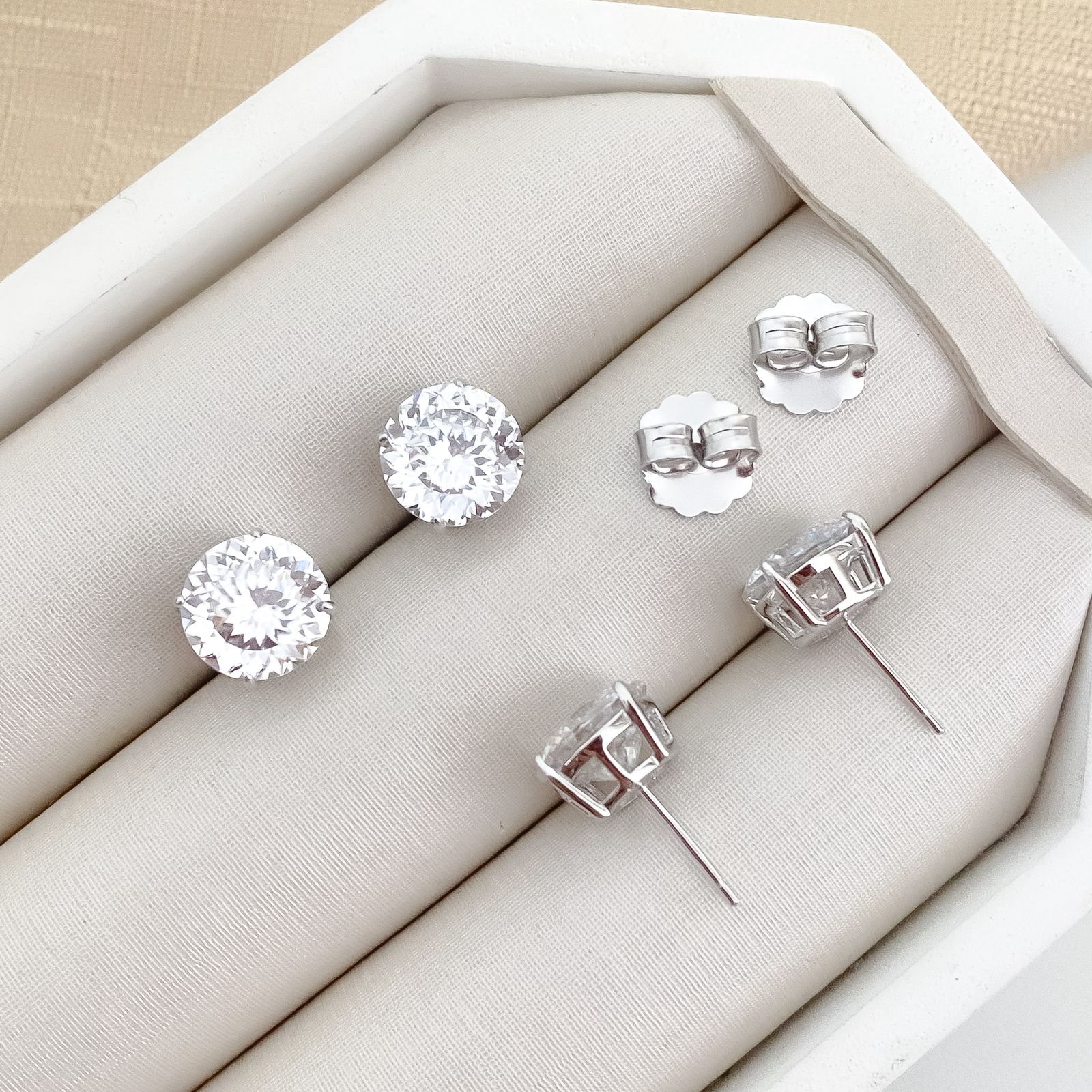 Brinco Prata Ponto Luz Cristal 10mm Moissanite
