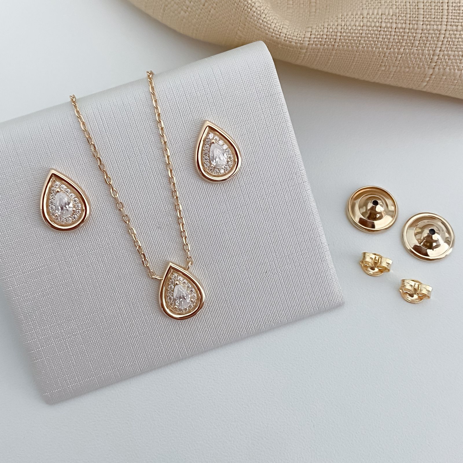 Conjunto Prata Gota Cristal Cravejado D 3x5mm Moissanite