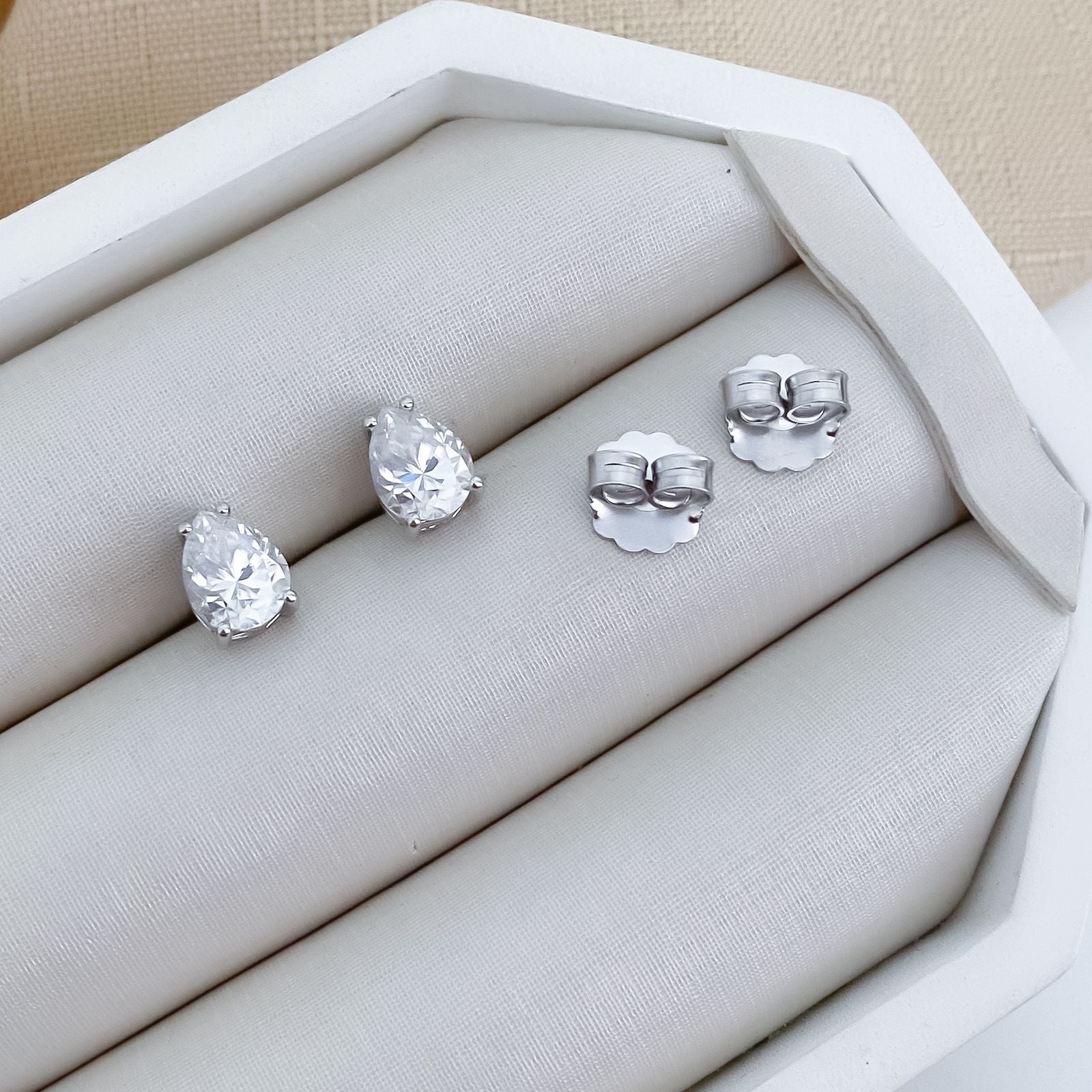 Brinco Prata Gota Cristal 9x7mm Moissanite
