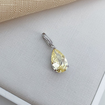 Pingente Prata Gota Amarela Cravejada 16x10mm