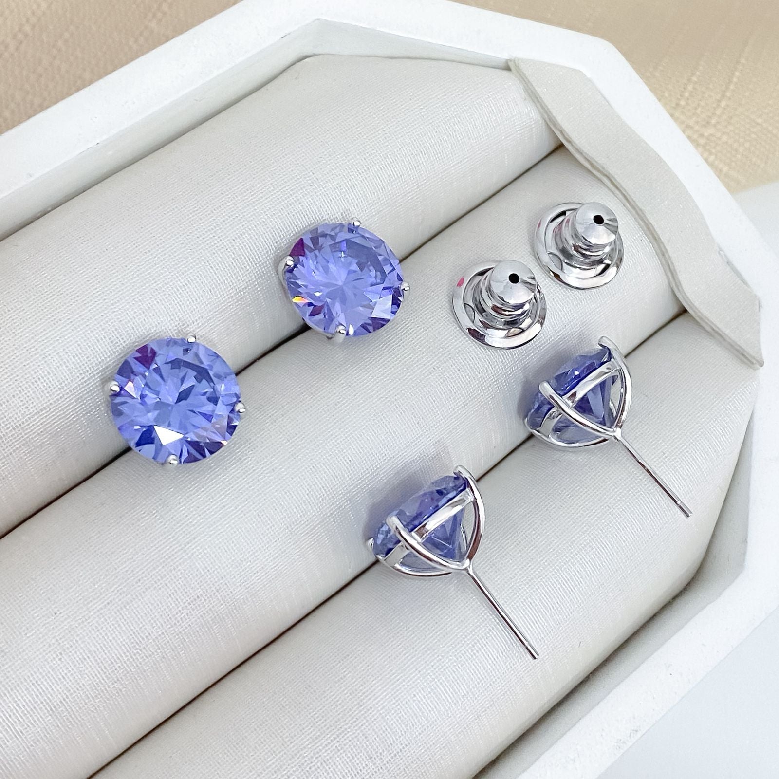 Brinco Prata Ponto Luz Violeta 12mm