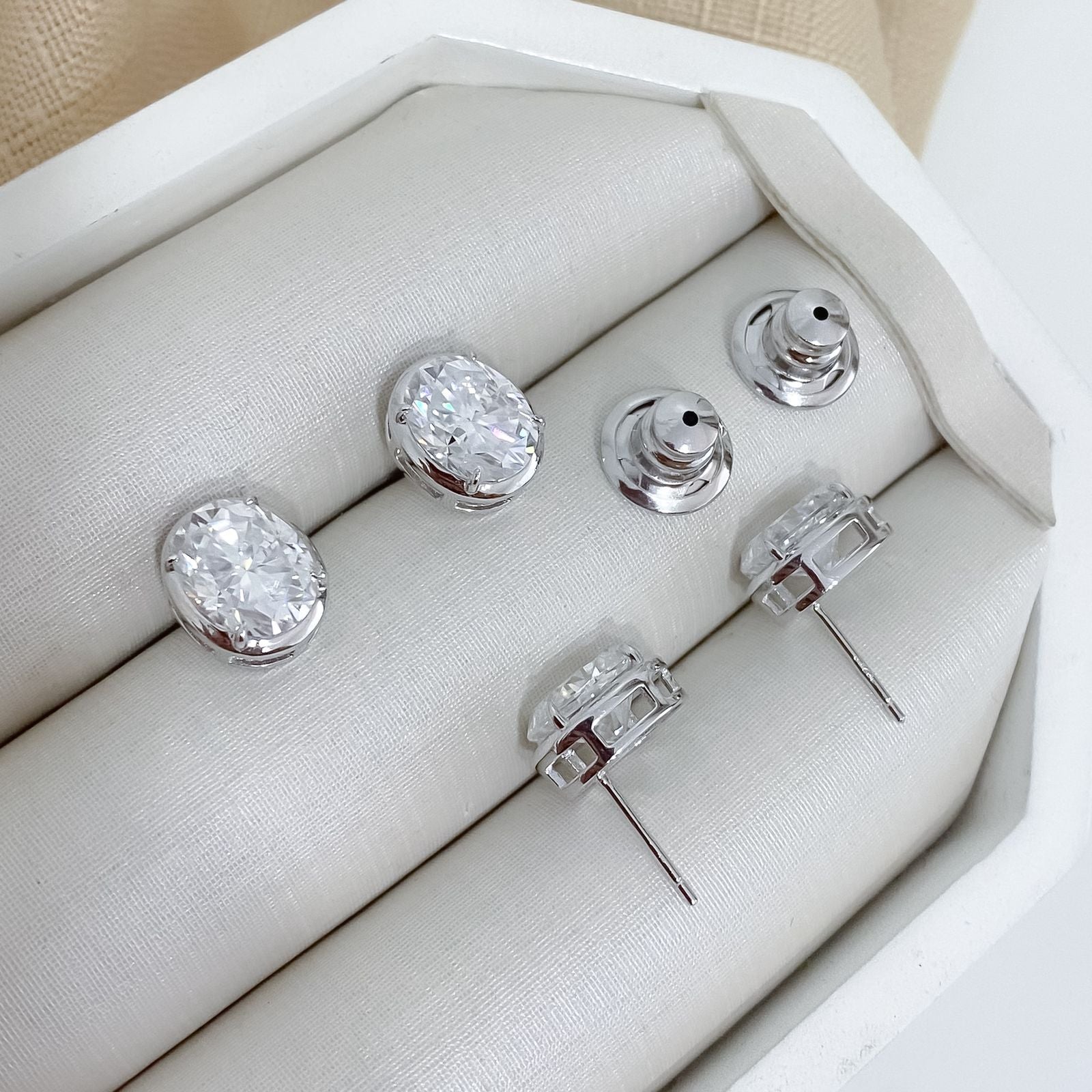 Brinco Prata Oval Cristal 10x8mm Moissanite