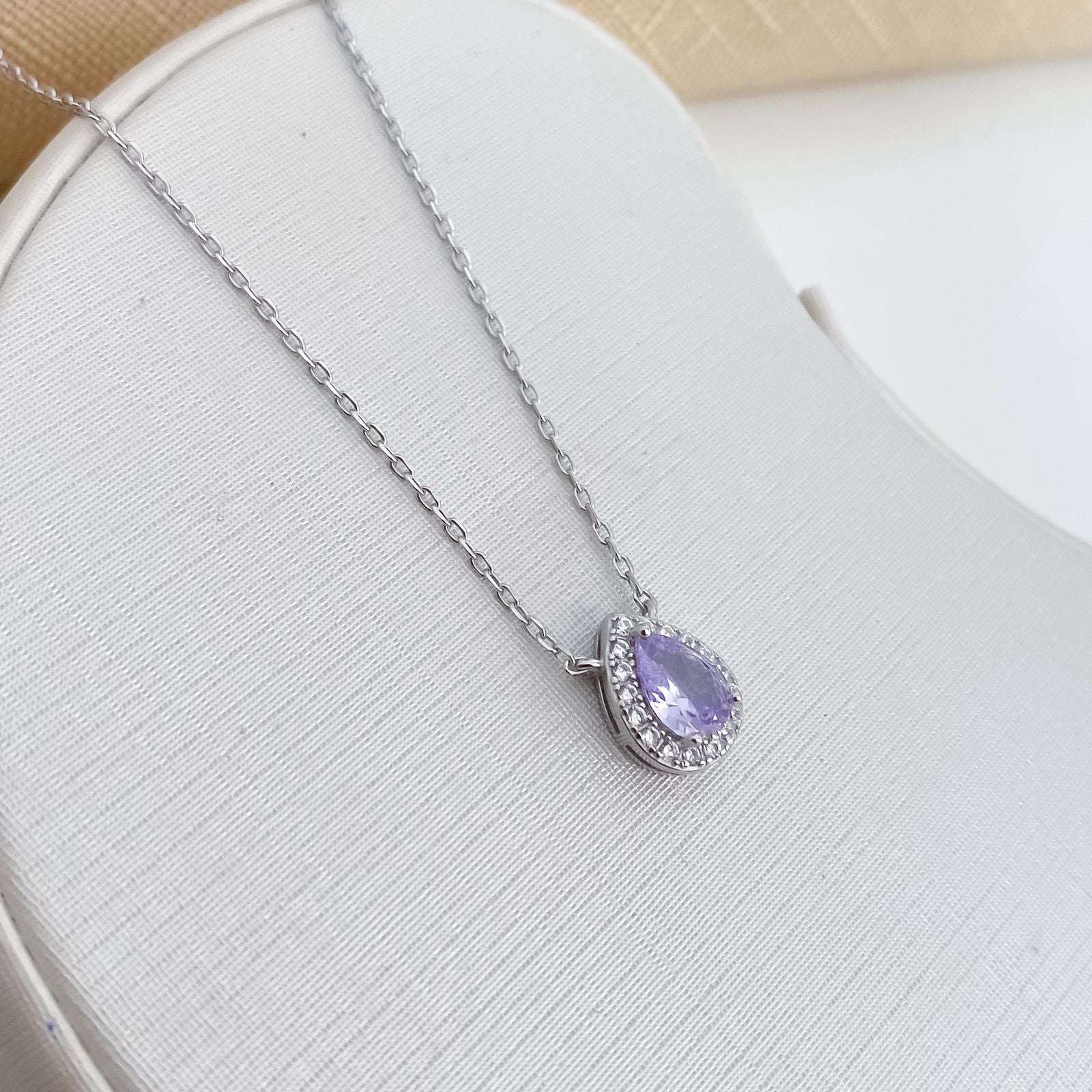 Gargantilha Prata Gota Lilás Cravejada