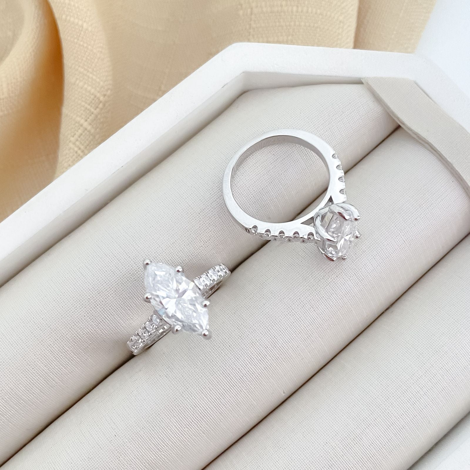 Anel Prata Solitário Navete Cristal 14x7mm Moissanite