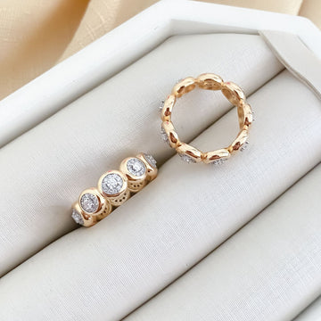 Anel Prata Red Cristal Cravejado Dourado 2mm Moissanite