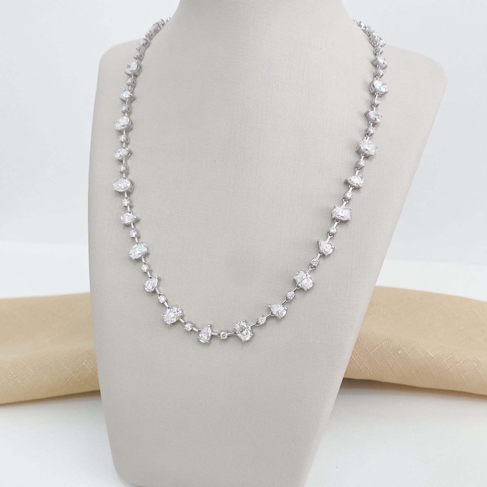 Gargantilha Prata Riviera Pedra Cristal 7x5mm Moissanite