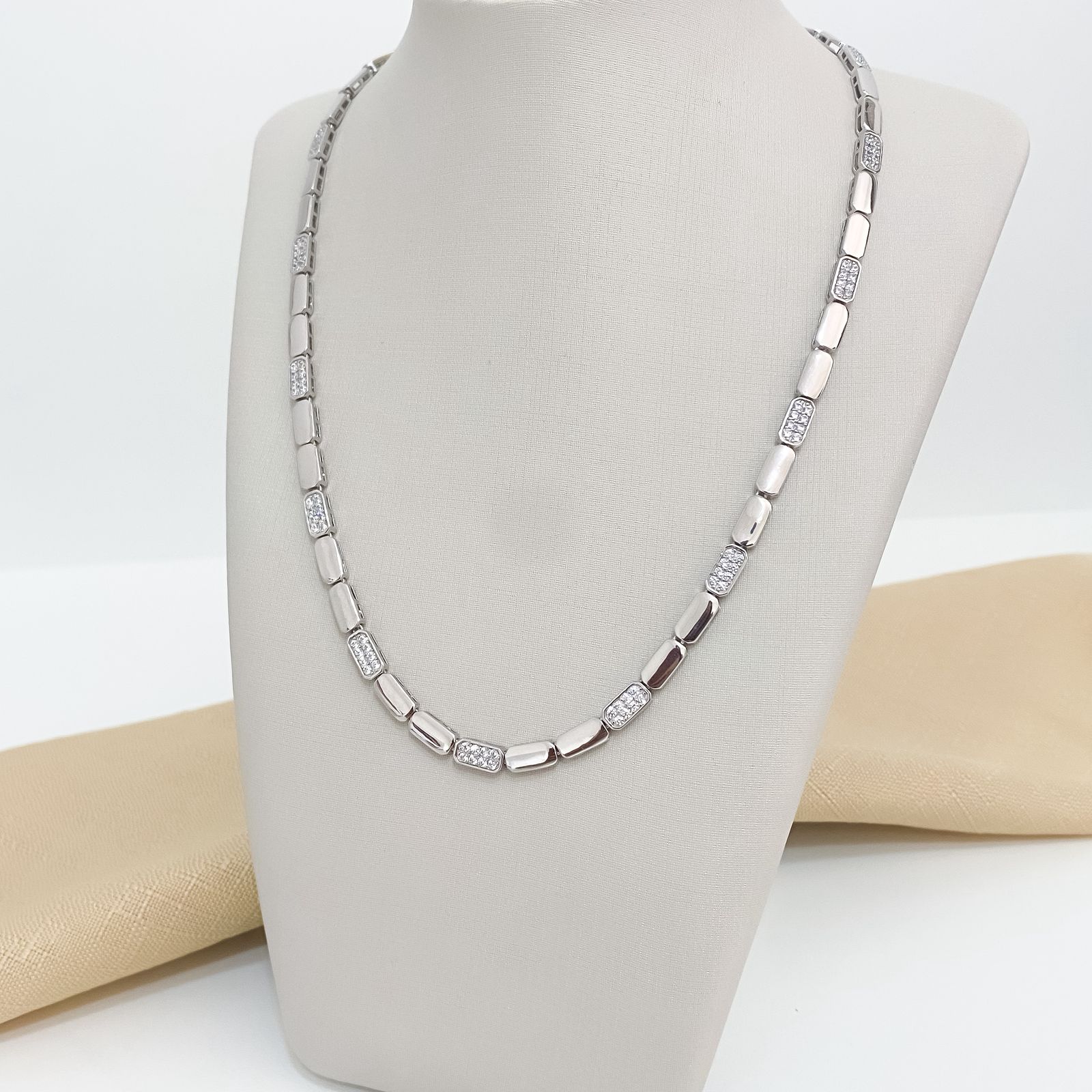 Gargantilha Prata Lisa/Cravejado 42cm 1mm