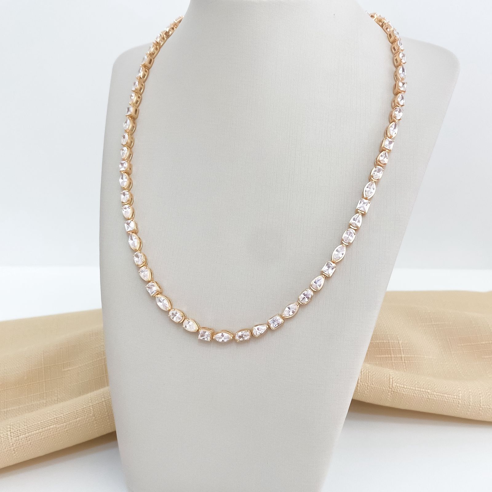 Gargantilha Prata Dourada Cravejada 42cm 3x2mm