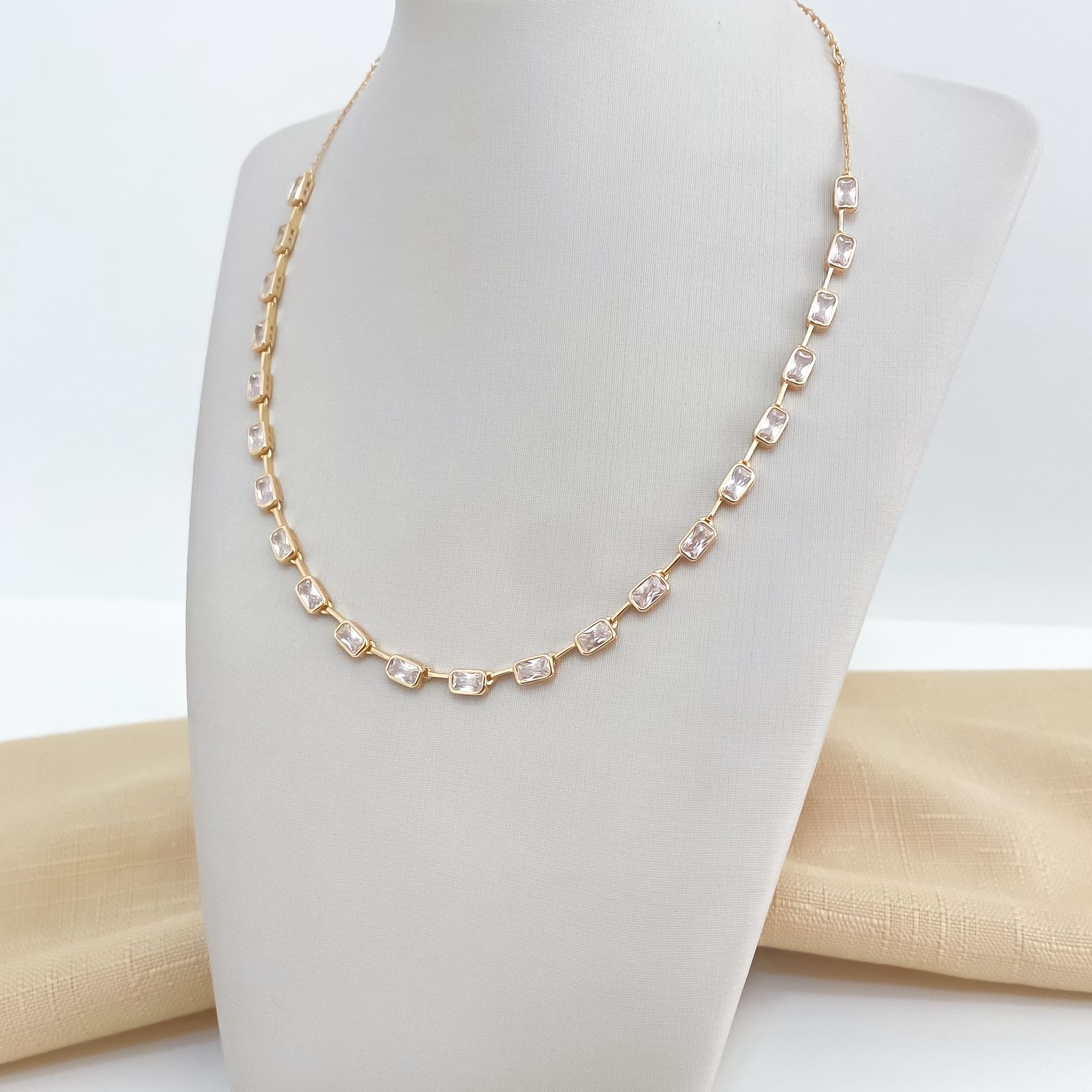 Gargantilha Prata Dourada Cravejado 38cm 6x4mm