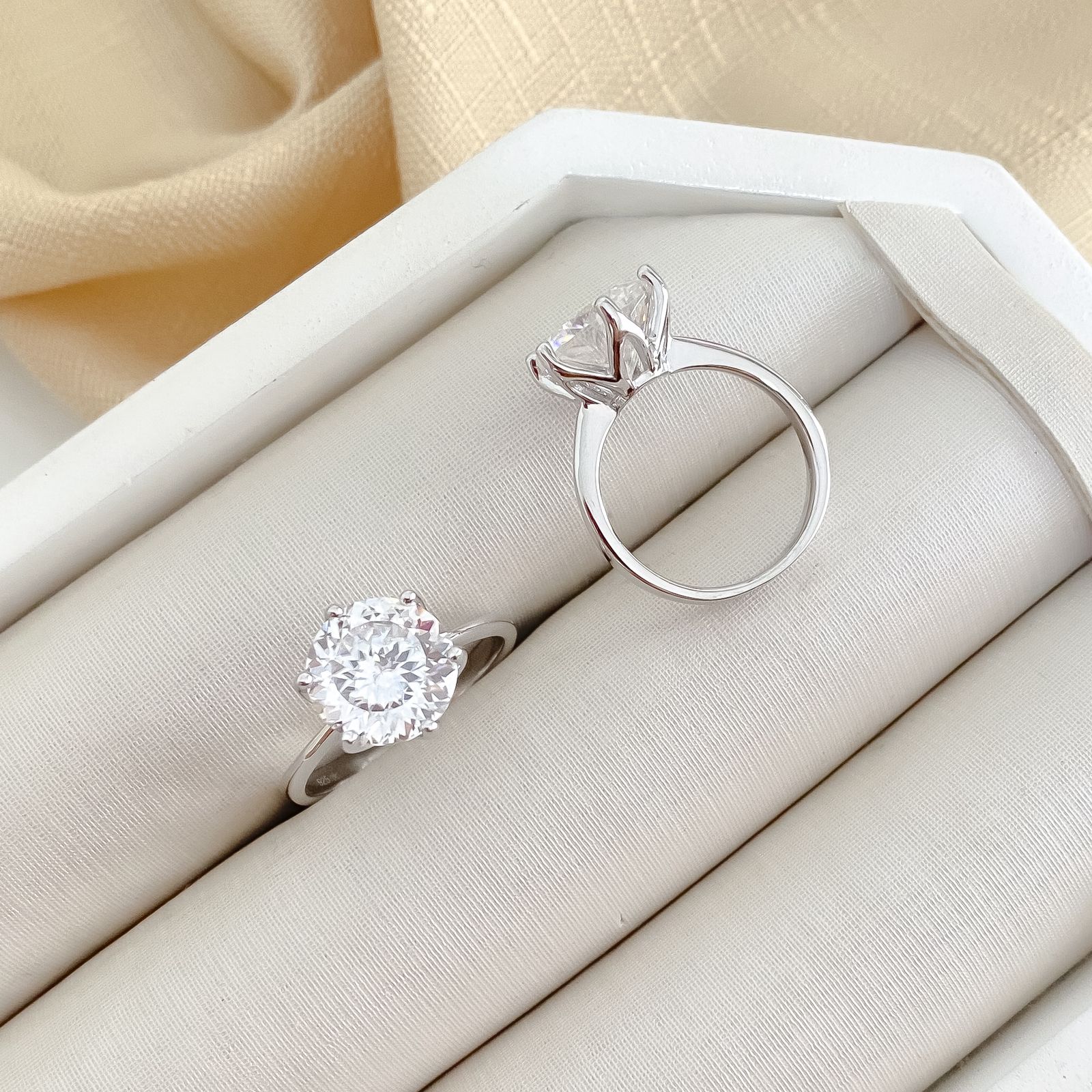 Anel Prata Solitário Cristal Cravejado 10mm Moissanite