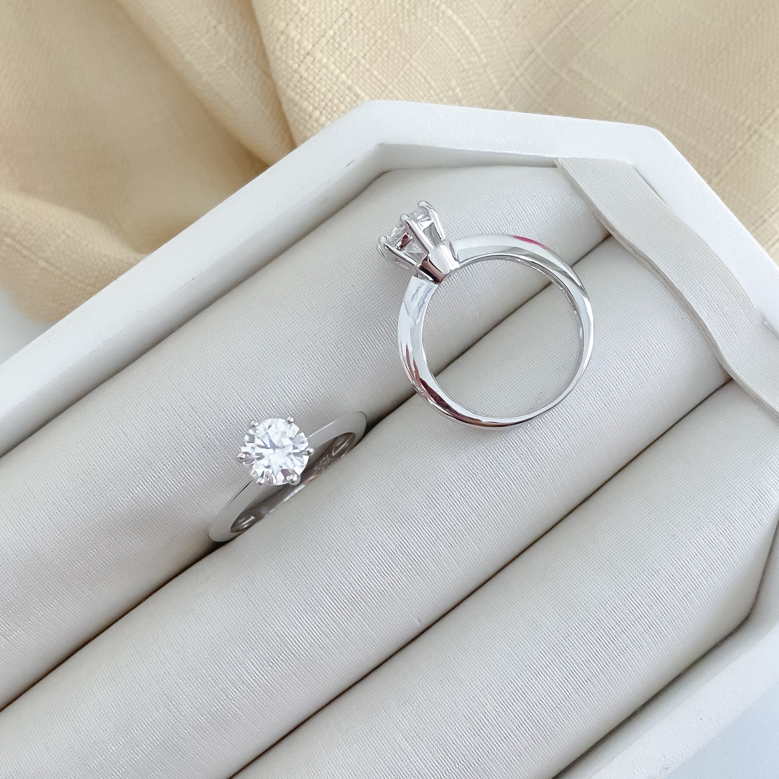 Anel Prata Solitário Cravejado Cristal 7mm Moissanite