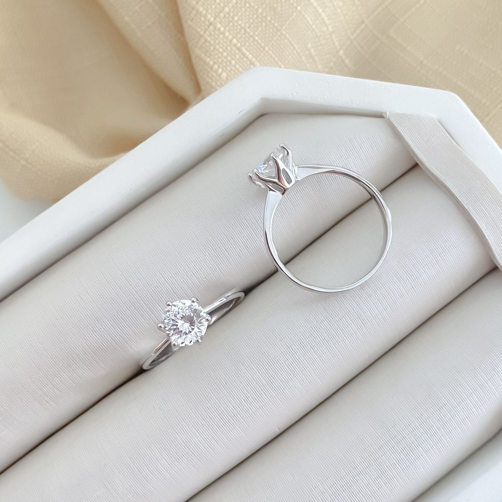 Anel Prata Solitário Cravejado Cristal 6mm Moissanite