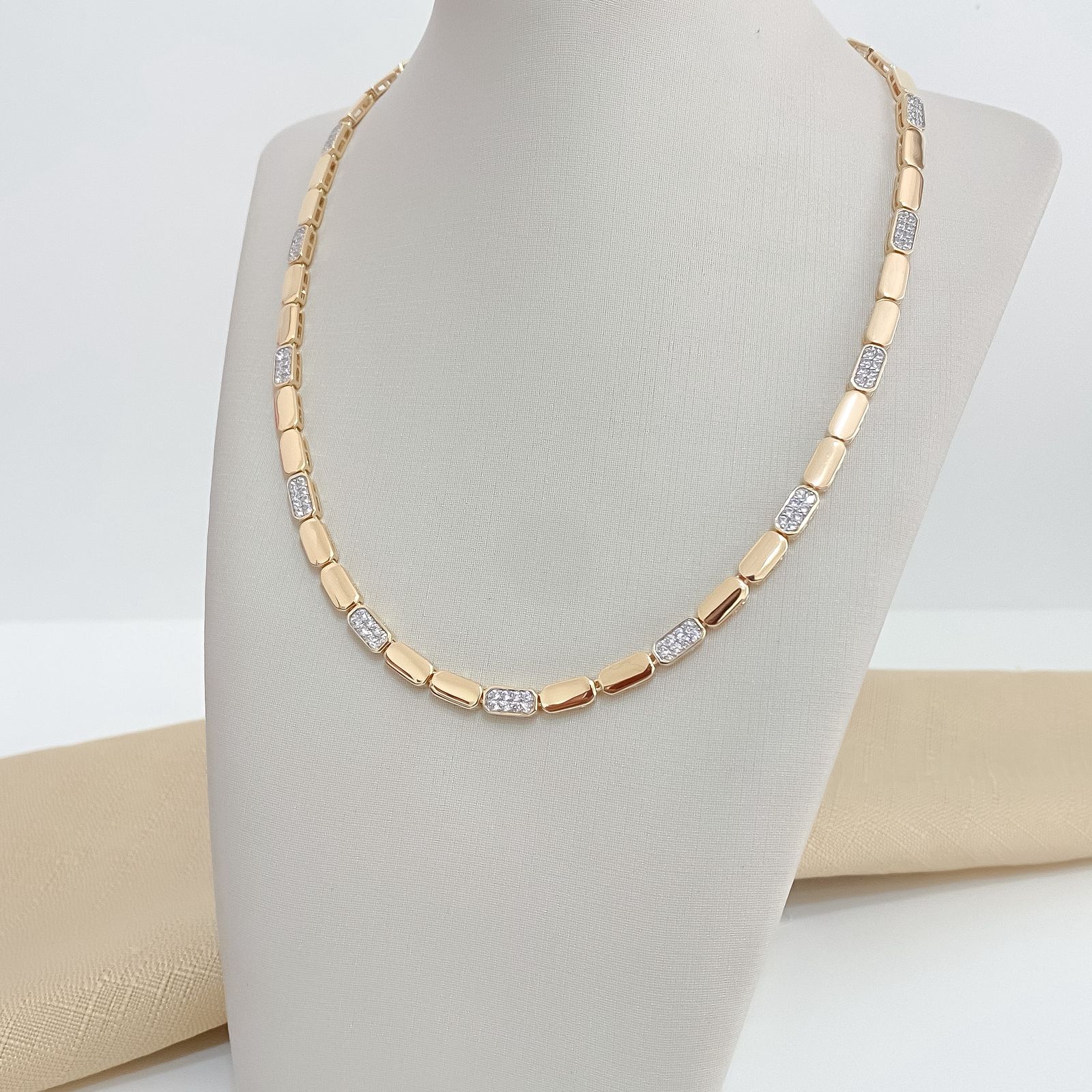 Gargantilha Prata Dourada Cravejada 40cm 1mm