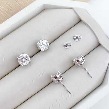 Brinco Prata Ponto Luz Cristal 8.0mm Moissanite