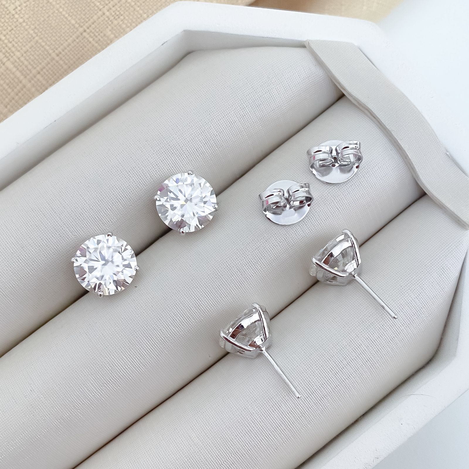 Brinco Prata Ponto Luz Cristal 10mm Moissanite