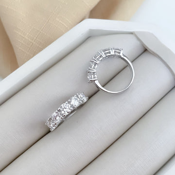 Anel Prata Meia Aliança 5p 5mm Moissanite