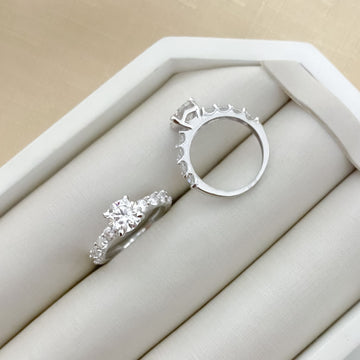 Anel Prata Solitário Cravejado 7mm Moissanite