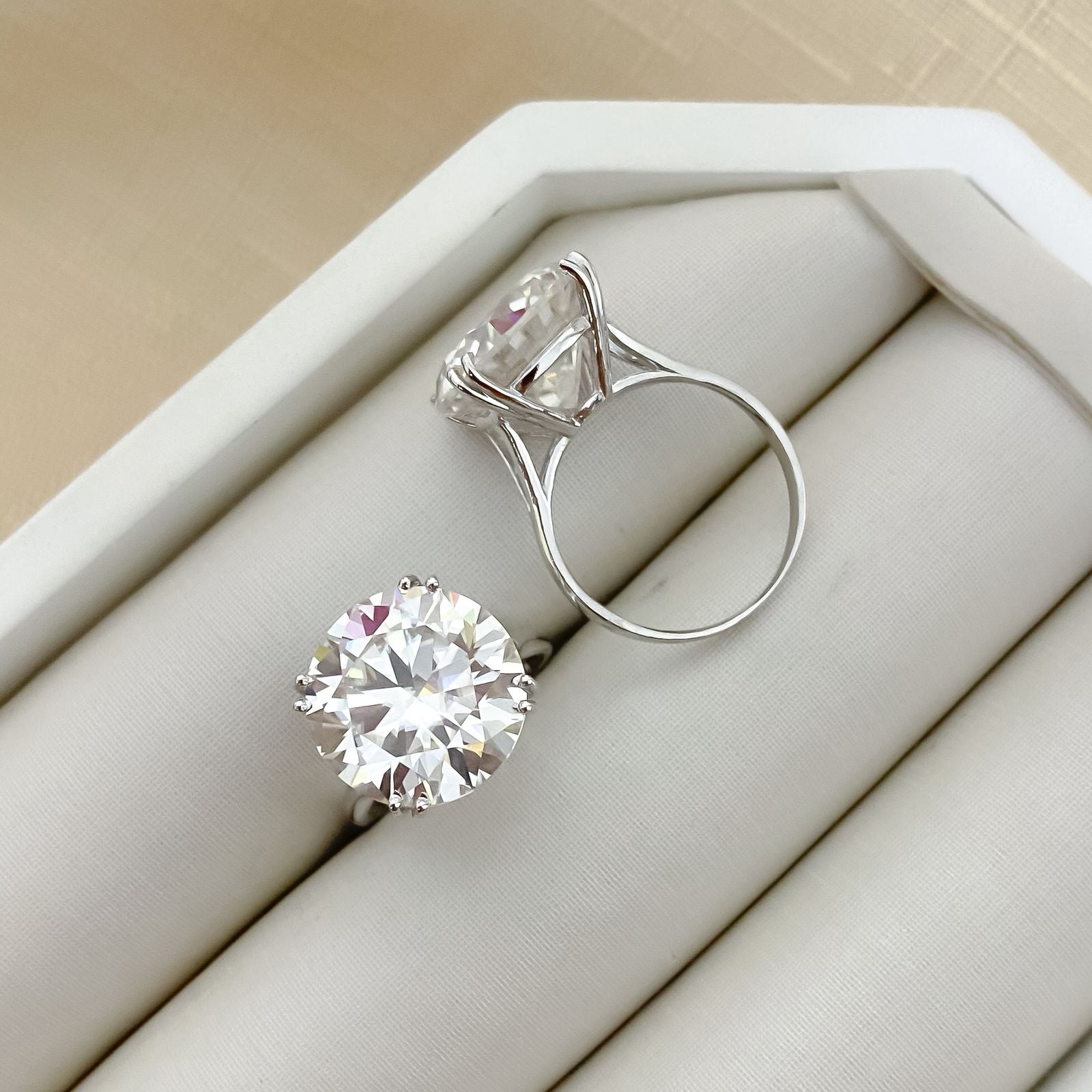 Anel Prata Solitário 14mm Moissanite