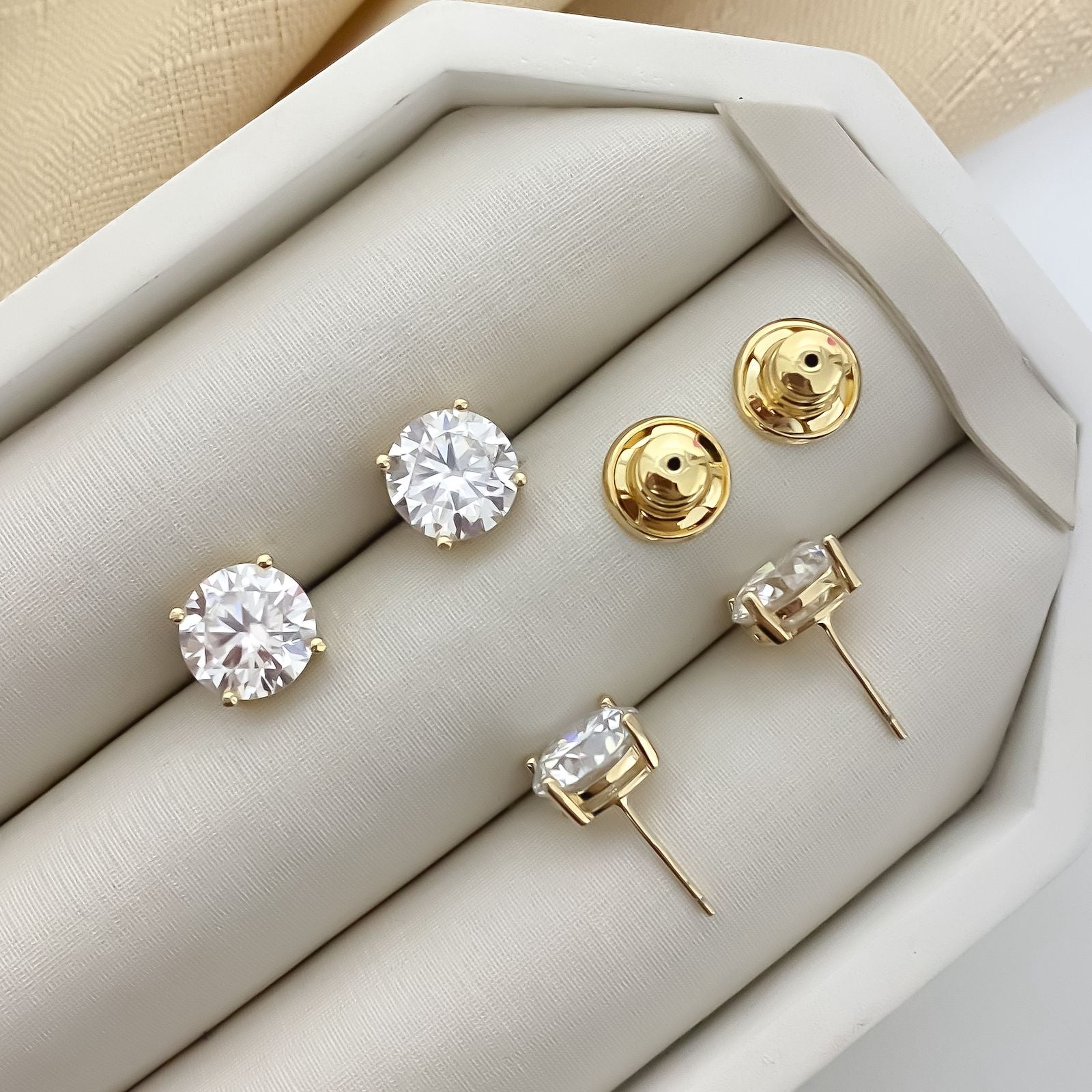 Be Prata Ponto Luz Dourado 10mm Moissanite