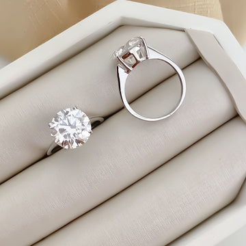 Anel Prata Solitário Cravejado Cristal 12mm Moissanite