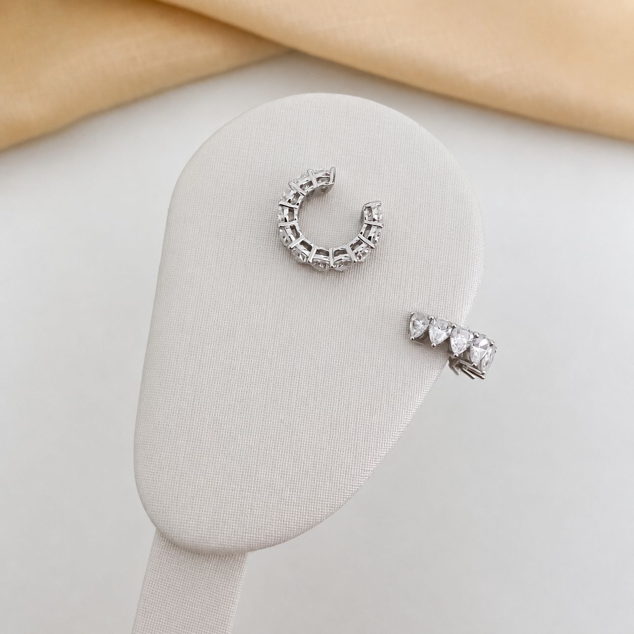 Piercing Prata Gota Cravejado Par 3mm Moissanite